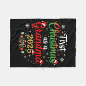 First Christmas As A Grandma 2025 New Mommy Xmas Fleecedecke (Vorderseite (Horizontal))
