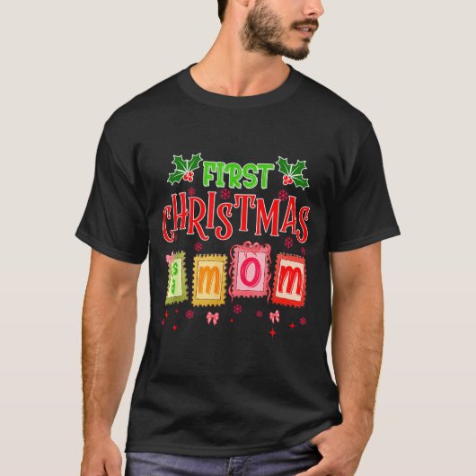 First Christmas As A Mom 2025 Coquette Bow Matchin T-Shirt (Vorderseite)