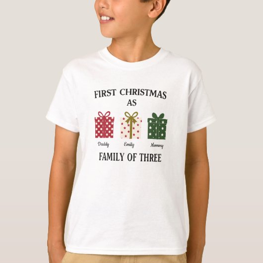 First Christmas as Family of Three Gift T-Shirt (Vorderseite)