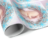 First Christmas Baby Girl Snowflake Frame Foto Geschenkpapier (Rolleneckpunkt)