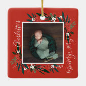  First Christmas Cranberry & Foliage Baby Foto Keramikornament (Rückseite)