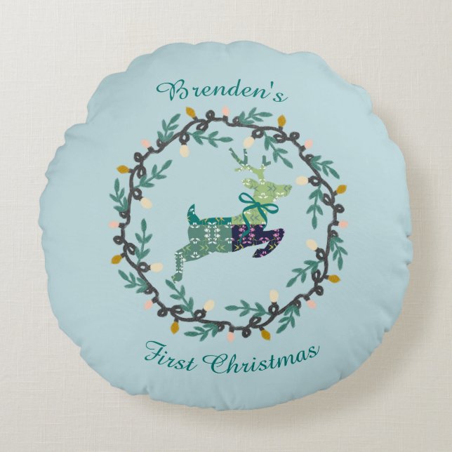 First Christmas Deer with Wreath Teal Customize Rundes Kissen (Vorderseite)