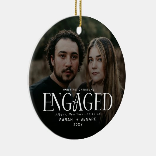 First Christmas Engaged  Chic Couples Photo Cerami Keramik Ornament (Rechts)