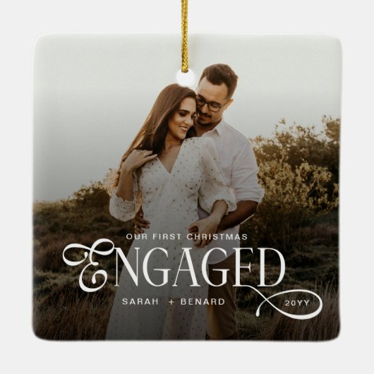 First Christmas Engaged  Chic Couples Photo Keramikornament (Rückseite)