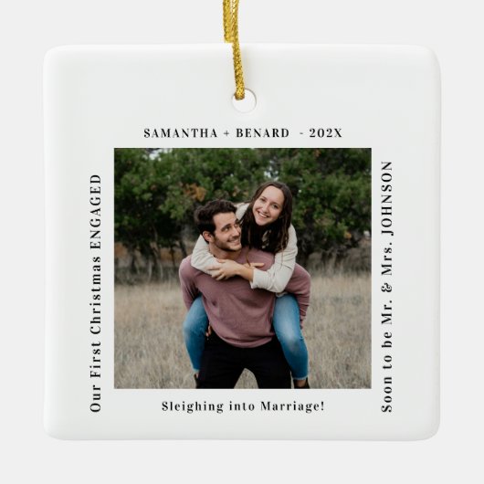First Christmas Engaged Couples Photo Keramikornament (Vorderseite)