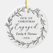 First Christmas Engaged Floral Botanical Wreath Keramik Ornament (Hinten)