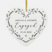 First Christmas Engaged Floral Botanical  Wreath Keramik Ornament (Vorne)