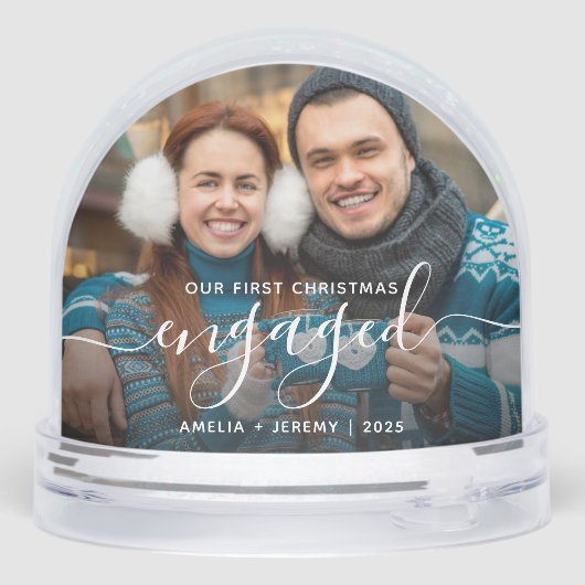 First Christmas Engaged Photo White Script Schneekugeln (Rückseite)