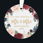 First Christmas Floral Gold | Foto zurück Ornament<br><div class="desc">Elegantes Gold Script Watercolor Burgundy Marsala und Blue Floral - Unsere ersten Weihnachten als Mr. und Mrs. Wedding Ornament - Foto Back</div>