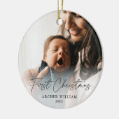 First Christmas Modern Handgeschriebenes Baby Foto Keramik Ornament (Links)