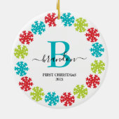 First Christmas Monogram Baby Name Xmas Wreath Keramik Ornament (Hinten)
