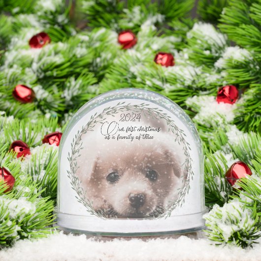 First Christmas new puppy photo family of three Schneekugeln (Weihnachten)