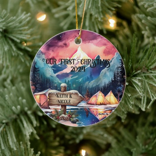 First Christmas Outdoorsy Couple neu Keramik Ornament (Baum)