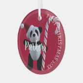 First Christmas Panda Bear Candy Cane Red Ornament Aus Glas (Vorderseite links)