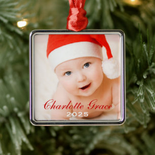First Christmas Red Script Monogram Baby Foto Silbernes Ornament