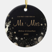First Christmas Verheiratet Couple Modernes Elegan Keramik Ornament (Vorne)