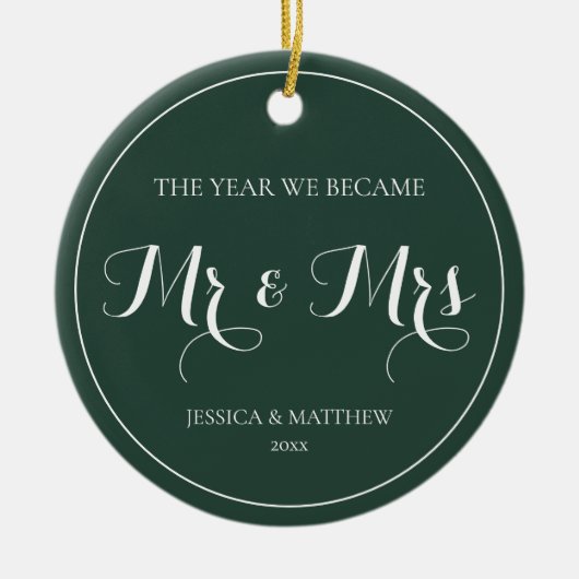 First Christmas Verheiratet Simple Elegant Mr. and Keramik Ornament (Vorne)