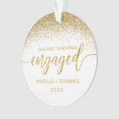 First Christmas Verlobt Gold Glitzer Script Foto Ornament (Vorderseite)