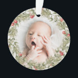 First Christmas Wreath Baby Foto Ornament<br><div class="desc">Erinnern Sie sich an das erste Weihnachtsfest Ihres Kleinen mit diesem hübschen Sake-Ornament. Bearbeiten Sie einfach das Foto,  den Namen und das Jahr! Das ist auch ein tolles Geschenk für neue Eltern!!</div>