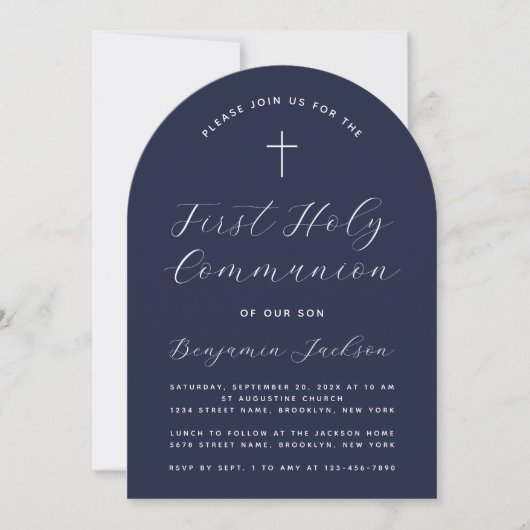 First Communion Arch Navy Blue Simple Script Boy Einladung (Vorderseite)