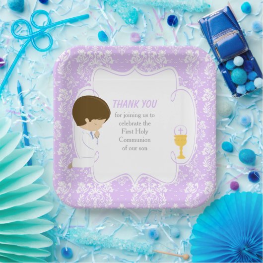 First Communion Brünett Boy Lila Damask Pappteller (Party)