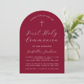 First Communion Burgundy Arch Simple Script Girl Einladung (Stehend Vorderseite)