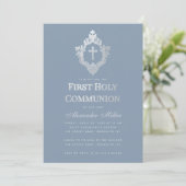 First Communion Dusty Blue Elegante Wappen Cross B Einladung (Stehend Vorderseite)