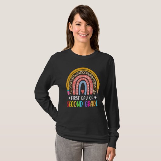 First Day Of Second Grade Leopard Rainbow Kid Back T-Shirt (Vorne ganz)