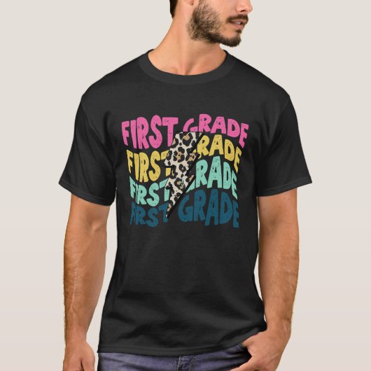 First Grade Leopard Lightning Bolt Teacher Back To T-Shirt (Vorderseite)