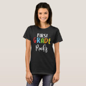 First Grade Rocks Teacher Student Back To School K T-Shirt (Vorne ganz)