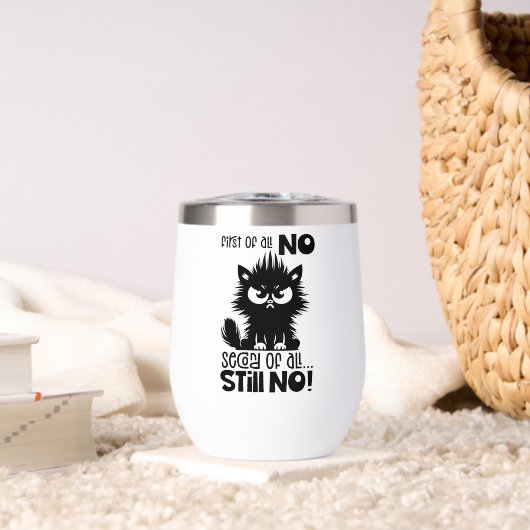 First Of All, No Funny Cat Lover Gift (Wohnzimmer (gedreht))