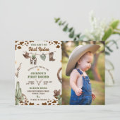 First Rodeo Western Cowboy First Birthday Foto Einladung (Stehend Vorderseite)