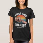 First Time Grandpa Est 2026 Baby Announcement Grea T-Shirt (Vorderseite)