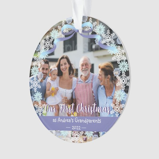 First Xmas New Baby Großeltern Snowflakes Ribbon Ornament (Vorderseite)