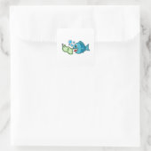 Fisch mit Banknote Quadratischer Aufkleber (Tasche)