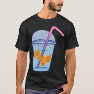 Fisch schwimmt in einem Glas Wasser T-Shirt