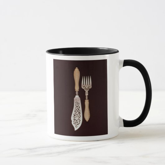 Fisch-Server mit geschnitzten Elfenbeingriffen Tasse (Rechts)