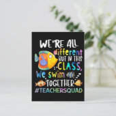Fisch Wir sind alle verschieden wir schwimmen Lehr Postkarte (Stehend Vorderseite)