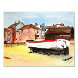 Fischboot auf sandigem Strand Fotodruck
