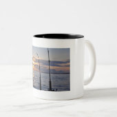 Fische an! zweifarbige tasse (VorderseiteRechts)