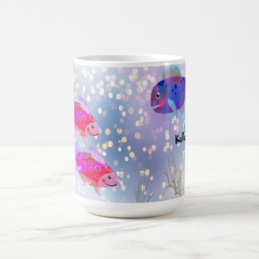 Fische in einem Bubbly Sea Illustriert Kaffeetasse (Mittel)