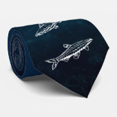 Fische schwimmen Blaue Ozeane Weiße Linie Art Neck Krawatte (Gerollt)