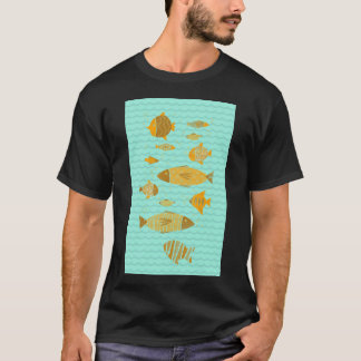 Fische schwimmen in einem blauen Meer T-Shirt
