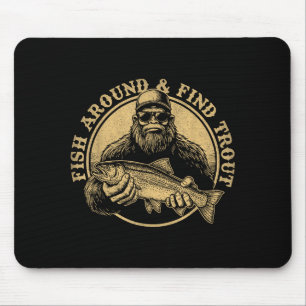 Fische umher und finde Forelle Bigfoot Angeln Sasq Mousepad