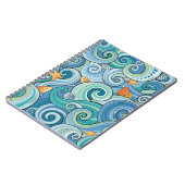 Fische unter dem Wellen-Muster Notizblock (Linke Seite)