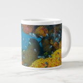 Fische unter Korallenriff Jumbo-Tasse (Vorderseite Rechts)