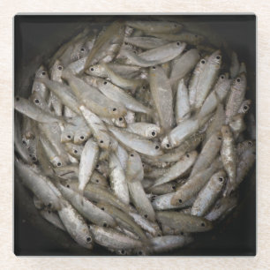 Fischen in einem Eimer   Glasuntersetzer