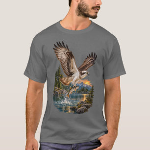Fischender Fischadler am Bergsee bei Sonnenunterga T-Shirt