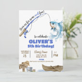 Fischer / Angler-Junge lustige Geburtstagseinladun Einladung (Stehend Vorderseite)