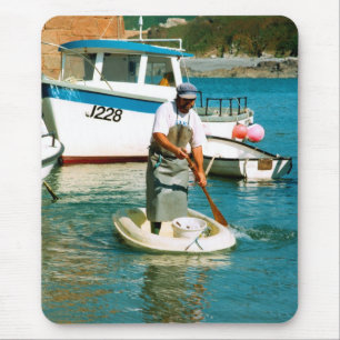 Fischer im Hafen von Bonne Nuit, Jersey Mousepad